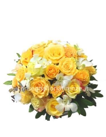 Centrotavola di fiori misti (segnalare preferenza colore nelle note)